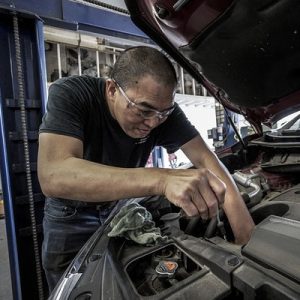 PRL en Talleres de Reparación de Automóviles y Primeros Auxilios